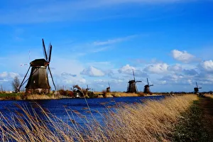 Overwaard Wind Mills, kinderdijk, the Netherlands Overwaard Wind Mills, kinderdijk, the Netherlands