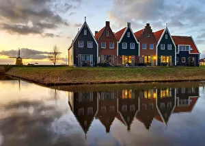 Frans Sellies Gallery: The painted houses of Volendam marina, the Netherlands