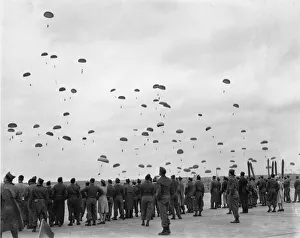 World War II (1939-1945) Gallery: Parachutes