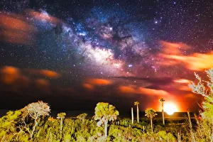 <b class=qtipBold><figcaption>Paradise Island</figcaption></b><br>Below the Milky Way at Paradise Island.<br><em>© ROBERT LOE</em> Paradise Island