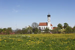 Parish church of St. Laurentius, St. Lawrence, in Paehl, Five-Lakes region, Upper Bavaria Parish church of St. Laurentius, St. Lawrence, in Paehl, Five-Lakes region, Upper Bavaria