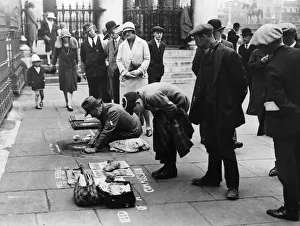 <b class=qtipBold><figcaption>Pavement Art</figcaption></b><br>circa 1930: Pavement artists at work near St Martin-in-the-Fields, Trafalgar Square, London. (Photo by Hulton Archive/Getty Images) Pavement Art