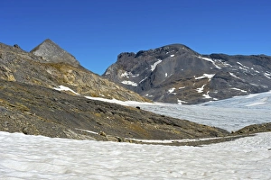 Plaine Morte glacier plateau with Mt Gletscherhorn and Mt Wildstrubel, left to right Plaine Morte glacier plateau with Mt Gletscherhorn and Mt Wildstrubel, left to right
