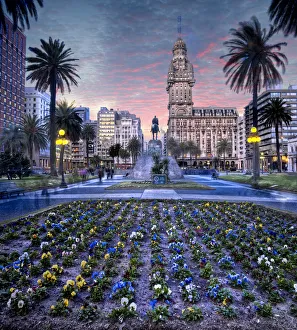 Plaza Independencia, in Montevideo Uruguay Plaza Independencia, in Montevideo Uruguay