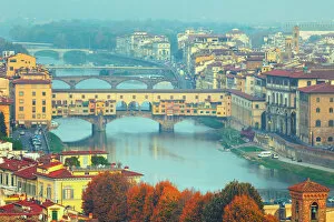 Images Dated 3rd November 2011: Ponte Vecchio in Florence, Italy