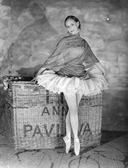 Black & White Prints: Prima Ballerina Russian Ballet Dancer Anna Pavlova