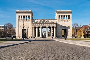 <b class=qtipBold><figcaption>Propylaen, Munich</figcaption></b><br>The building constructed in Doric order was completed by Leo von Klenze in 1862 and evokes the monumental entrance of the Propylaea for the Athenian Acropolis. The gate was created as a memorial for the accession to the throne of Otto of Greece, a son of the principal King Ludwig I of Bavaria. Propylaen, Munich