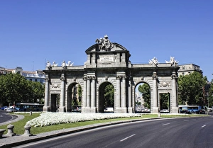 Puerta de Alcala or Alcala Gate, Plaza de la Independencia, Madrid, Spain Puerta de Alcala or Alcala Gate, Plaza de la Independencia, Madrid, Spain
