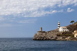Punta de sa Creu with the Sa Creu lighthouse and the remains of the Bufador lighthouse Punta de sa Creu with the Sa Creu lighthouse and the remains of the Bufador lighthouse