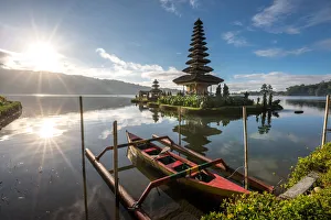Pura Ulun Danu Bratan, Hindu temple on Bratan lake, Famous tourist attraction in Bali Pura Ulun Danu Bratan, Hindu temple on Bratan lake, Famous tourist attraction in Bali