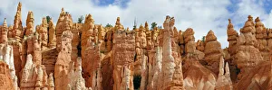 Queens Garden, a landscape formed by erosion with sandstone pillars or hoodoos, Bryce Queens Garden, a landscape formed by erosion with sandstone pillars or hoodoos, Bryce