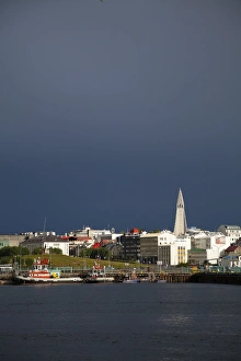 <b class=qtipBold><figcaption>Reykjavik</figcaption></b><br>The sun shines upon the city of Reykjavik, Iceland.<br><em>© 2016 Chase Dekker Wild-Life Images</em> Reykjavik