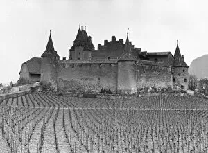Images Dated 21st April 1981: Rhone Valley Castle