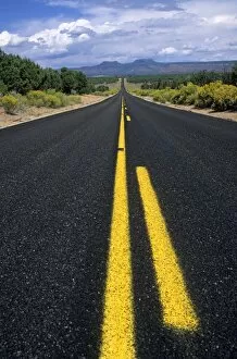 Images Dated 20th November 2012: Road with a yellow line markings, Arizona, USA