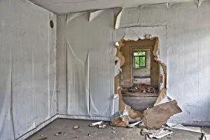 Ruined house before demolition, Laupheim, Baden-Wuerttemberg, Germany, Europe Ruined house before demolition, Laupheim, Baden-Wuerttemberg, Germany, Europe