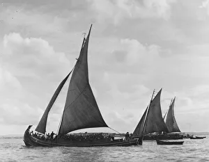 <b class=qtipBold><figcaption>Sailing Boats</figcaption></b><br>Sailing boats on the River Tagus at Lisbon, Portugal. Sailing Boats