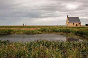 <b class=qtipBold><figcaption>Sainte Broladre</figcaption></b><br>Chapelle Sainte Anne situA©e dans la baie du Mont Saint Michel<br><em>© Denis Prezat</em> Sainte Broladre