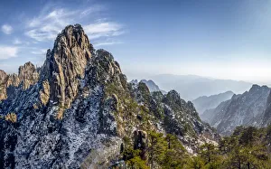 Scenic view at Mt Huangshan - Anhui, China Scenic view at Mt Huangshan - Anhui, China