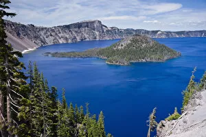 Images Dated 4th July 2014: Scenic view of Wizard Island, a volcanic cinder cone, in Crater Lake, Crater Lake National Park