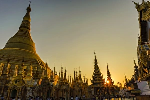Shwedagon Pagoda at sunset, Yangon, Myanmar Shwedagon Pagoda at sunset, Yangon, Myanmar