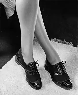 Vintage Women's Clothing Styles Prints: Smart Walkers