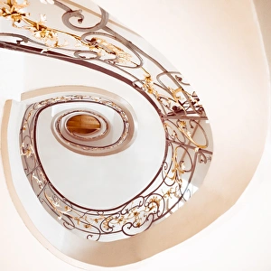 <b class=qtipBold><figcaption>Spiral straicase</figcaption></b><br>Below view of spiral straicase.<br><em>© @ Nico De Pasquale Photography</em> Spiral straicase