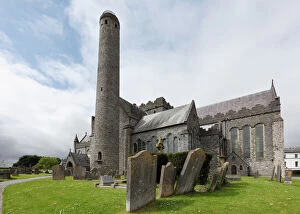 Graves Gallery: St. Cainnech Cathedral, St. Canices Cathedral with a round tower, Kilkenny, County Kilkenny