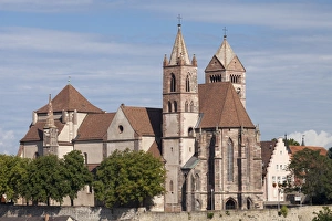 St. Stephansmunster cathedral on the Munsterberg, Breisach am Rhein, Upper Rhine, Baden-Wurttemberg, Germany St. Stephansmunster cathedral on the Munsterberg, Breisach am Rhein, Upper Rhine, Baden-Wurttemberg, Germany
