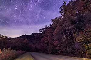 <b class=qtipBold><figcaption>Stars of the Parkway</figcaption></b><br>Stars above the Blue Ridge Parkway in Blowing Rock, NC.<br><em>© ROBERT LOE</em> Stars of the Parkway