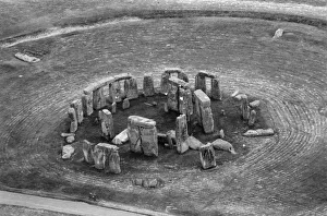 Images Dated 1st June 1985: Stonehenge