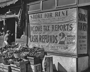 <b class=qtipBold><figcaption>Store For Rent</figcaption></b><br>A For Rent sign outside a grocery store in New York City circa 1930's. (Photo by Keystone View/FPG/Getty Images)<br><em>© 2011 Getty Images</em> Store For Rent