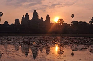 Cambodia Collection: Sunrise at Ankor Wat