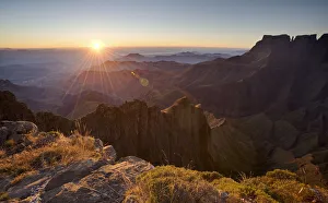 Sunrise over the Drakensberg mountains, Royal Natal, Drakensberg uKhahlamba National Park Sunrise over the Drakensberg mountains, Royal Natal, Drakensberg uKhahlamba National Park