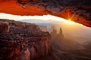 Images Dated 20th July 2012: Sunrise at Mesa Arch