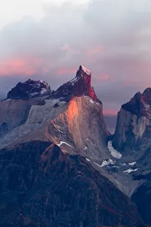 Images Dated 19th April 2013: Sunrise in Torres Del Paine National Park