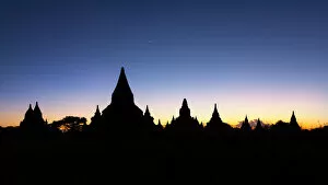 Images Dated 13th December 2013: Sunset in Bagan