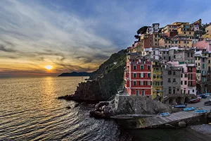 Sunset Over Riomaggiore, Cinque Terre, Italy Sunset Over Riomaggiore, Cinque Terre, Italy