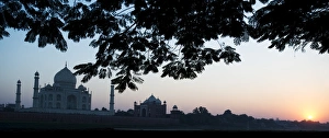 Sunset view of the Taj Mahal, Agra, Uttar Pradesh, India Sunset view of the Taj Mahal, Agra, Uttar Pradesh, India