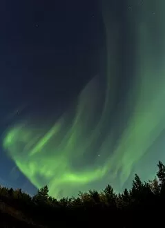 Lighting Technique Gallery: Swirling Northern lights, Polar Aurorae, Aurora Borealis, green, near Whitehorse, Yukon Territory