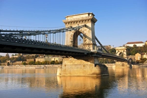 Szechenyi lanchid, or Szechenyi Chain Bridge, over the Danube between Buda and Pest Szechenyi lanchid, or Szechenyi Chain Bridge, over the Danube between Buda and Pest