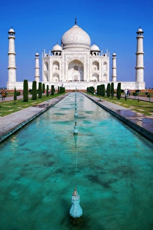 <b class=qtipBold><figcaption>Taj Mahal, Agra, India</figcaption></b><br><em>© �� :: Artie | Photography ::</em> Taj Mahal, Agra, India