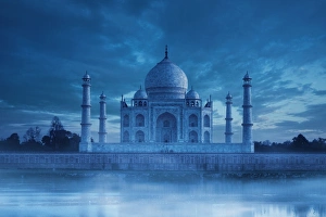 <b class=qtipBold><figcaption>The Taj Mahal at dusk</figcaption></b><br>Peter Zelei Images, Taj Mahal, 584137957<br><em>© 2015 Peter Zelei</em> The Taj Mahal at dusk