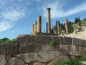 <b class=qtipBold><figcaption>Temple of Apollo, Delphi</figcaption></b><br>Temple of Apollo at Delphi (4th century BC) built along the Sacred Way.<br><em>© Federica Grassi</em> Temple of Apollo, Delphi