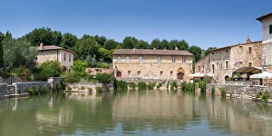 Termal Pool and ancient buildings in Bagno Vignoni Termal Pool and ancient buildings in Bagno Vignoni