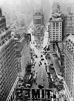 Theatres Gallery: Times Square In The Rain
