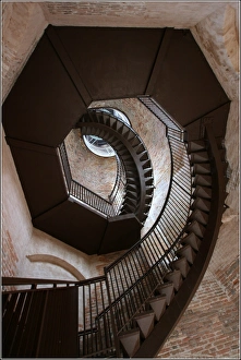 <b class=qtipBold><figcaption>Torre dei Lamberti</figcaption></b><br>Famous spiral staircase located in Verona, Italy<br><em>© (®) Luiz Felipe Castro</em> Torre dei Lamberti