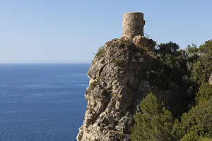 Tower Torre de Ses Animes near Banyalbufar, Serra de Tramuntana, Northwestern Coast Tower Torre de Ses Animes near Banyalbufar, Serra de Tramuntana, Northwestern Coast