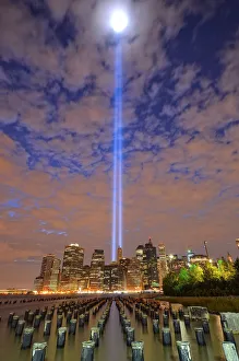 <b class=qtipBold><figcaption>Tribute in lights</figcaption></b><br>Lights were placed where twin towers used to be at world trade center.<br><em>© Aldo R. Altamirano</em> Tribute in lights