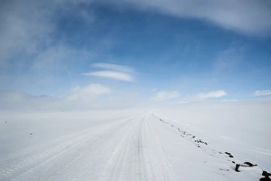 Tyre tracks in the snow, winter landscape, Vatnajoekull Glacier, Icelandic Highlands, Iceland, Europe Tyre tracks in the snow, winter landscape, Vatnajoekull Glacier, Icelandic Highlands, Iceland, Europe