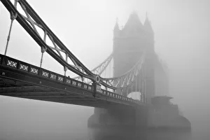 <b class=qtipBold><figcaption>Vanishing Bridge</figcaption></b><br>The iconic Tower Bridge is seen shrouded in a dense London fog.<br><em>© © 2013. Adam Lister</em> Vanishing Bridge